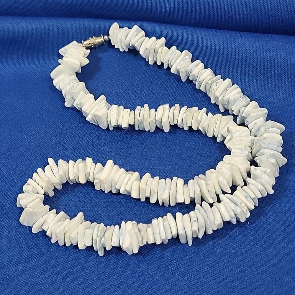 Y2K Style‎ Puka Shell Necklace Unisex Light Blue Jagged Stacked Beaded